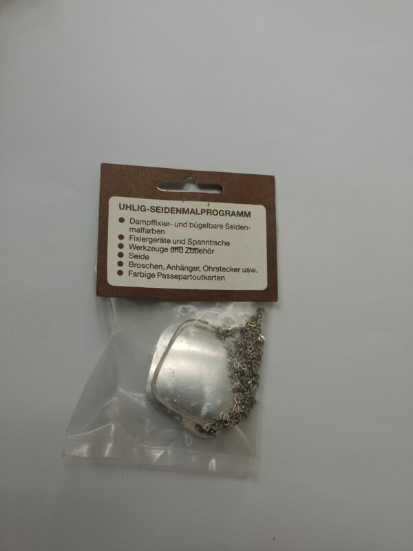 Brosche, Anhänger Viereck 40x40 mm Rahmen vernickelt mit Kette