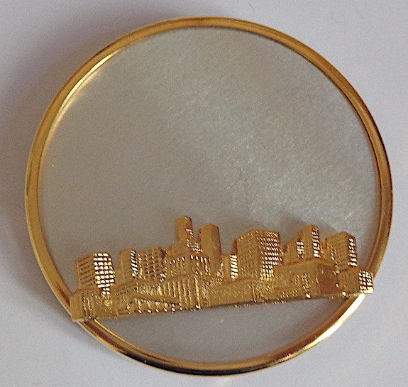 Brosche Skyline 55 mm