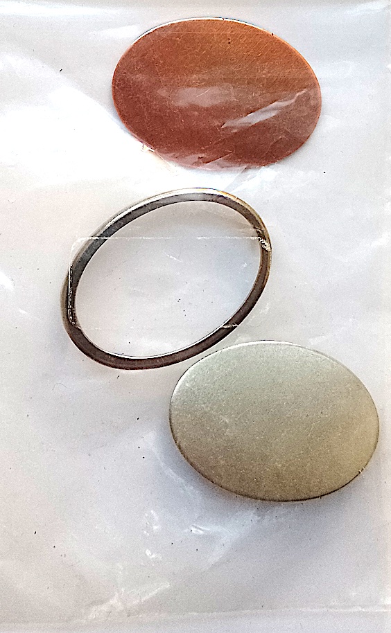 Brosche oval 35x25 mm Kupferscheibe