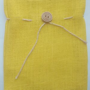Jutebeutel gelb mit Holzknopf, Kordel 25x20 cm