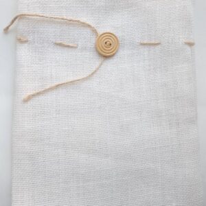 Jutebeutel weiss mit Holzknopf, Kordel 25x20 cm
