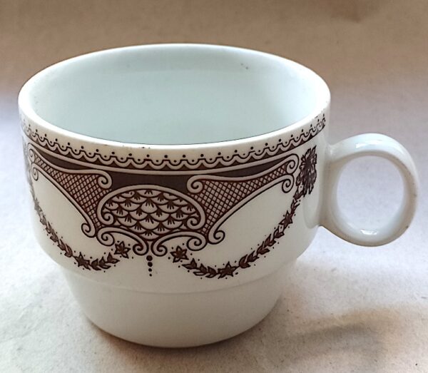 Kaffeetasse weiss mit Dekor 8x6 cm