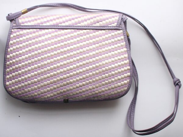 Umhängetasche violett, weiss